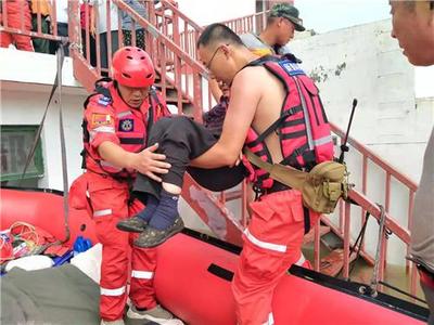 从一人到百人 新泰市同舟公益救援服务中心的爱心集结与救援使命